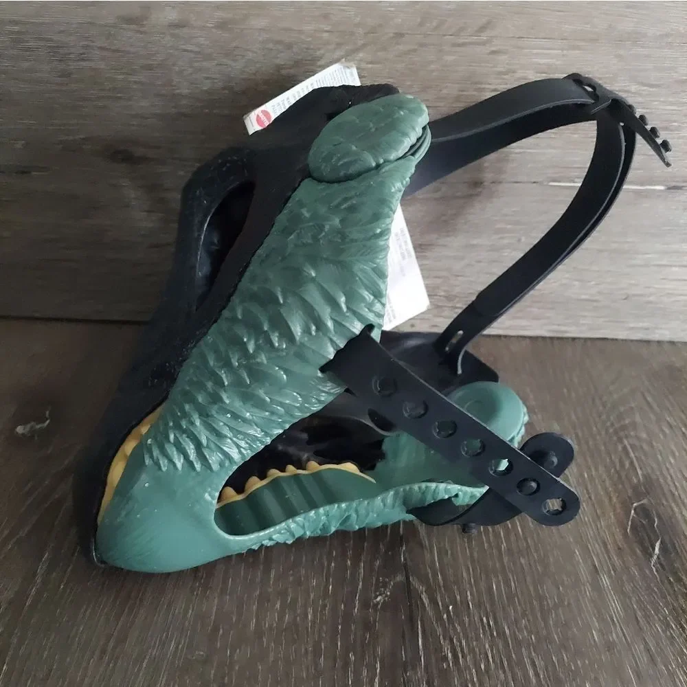 Jurassic World Dominion Therizinosaurus Dinosaur Mask.